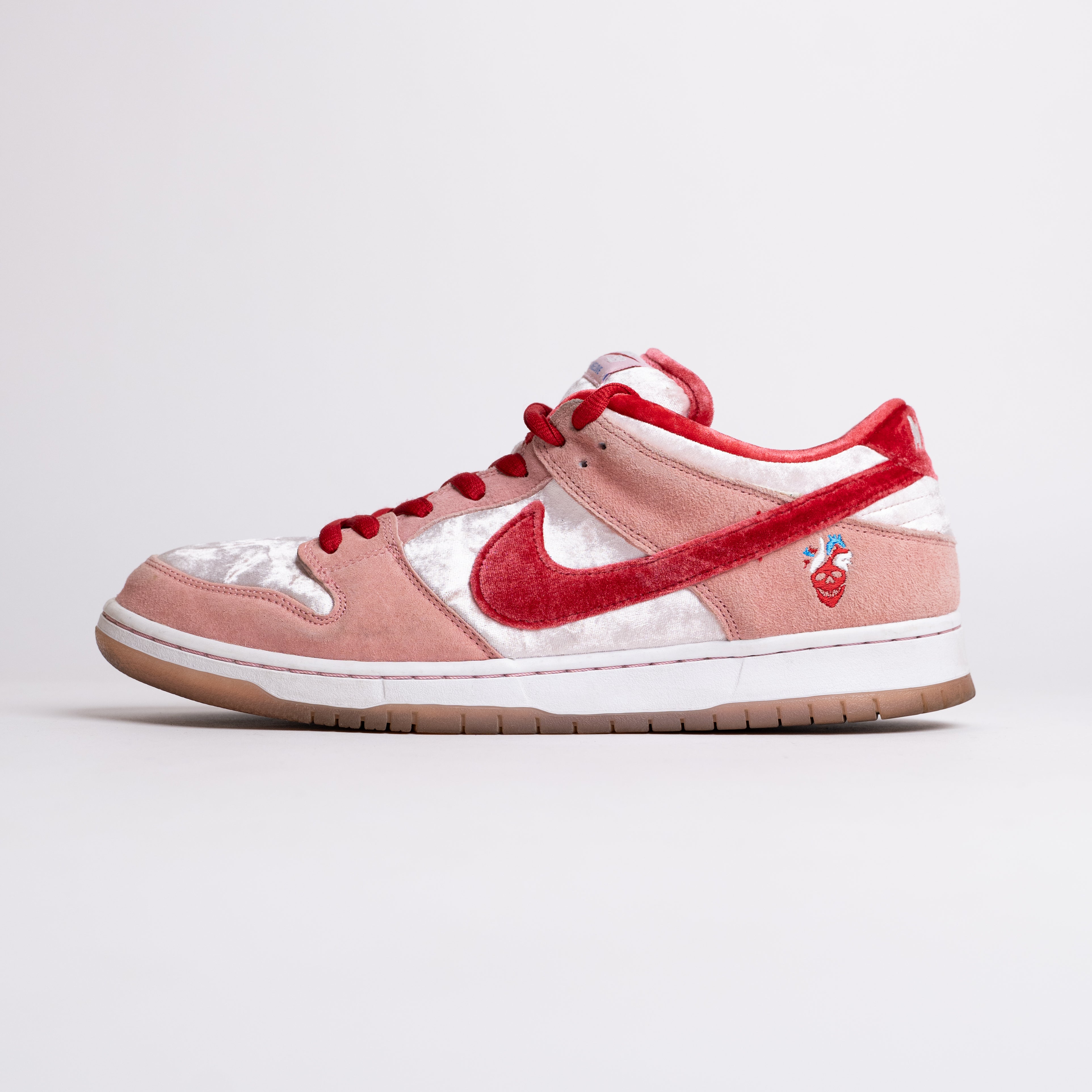 NIKE SB DUNK LOW STRANG ELOVE SKATEBOARDS (REGULAR BOX) UK11